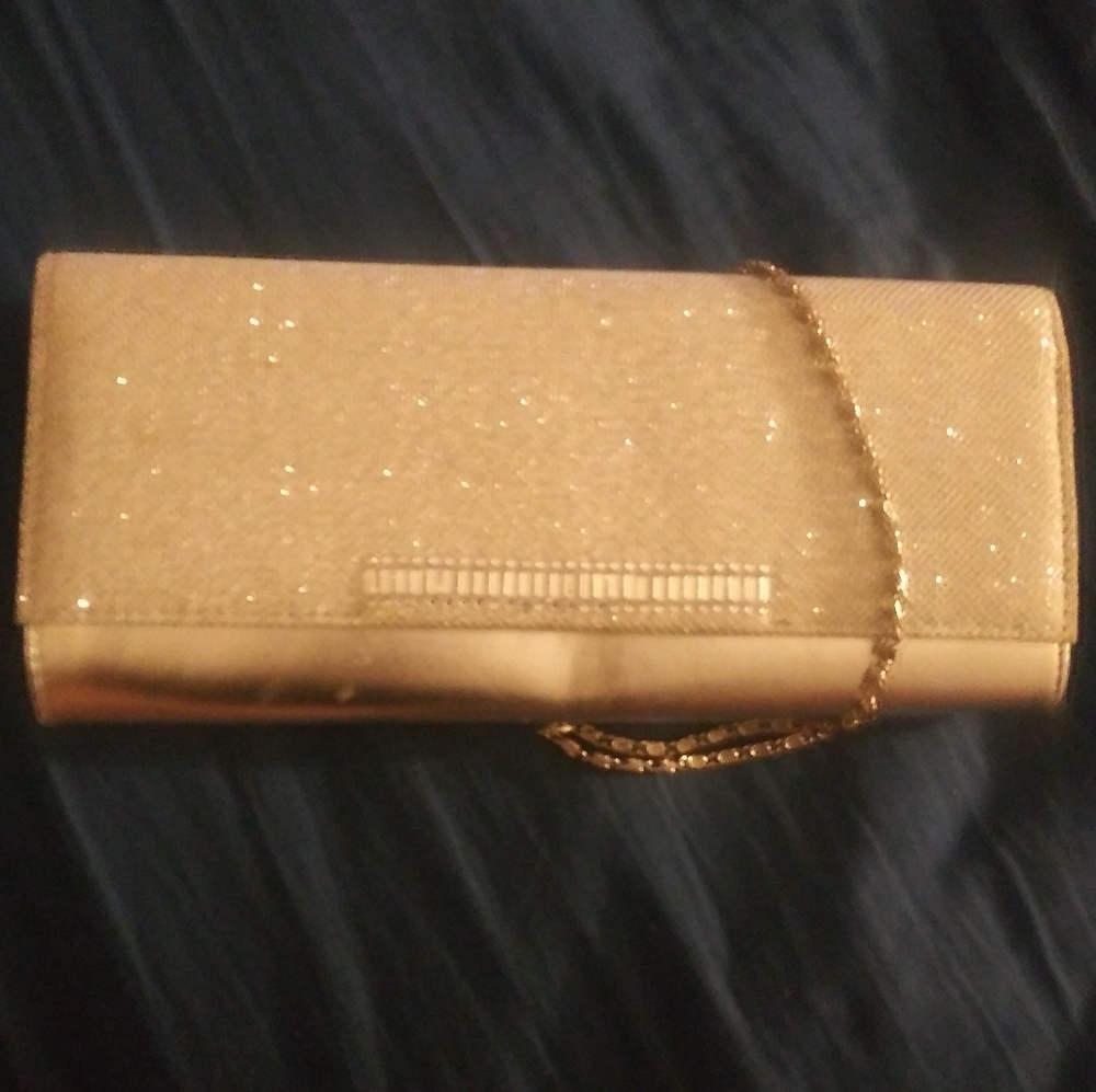 Silver purse with chain